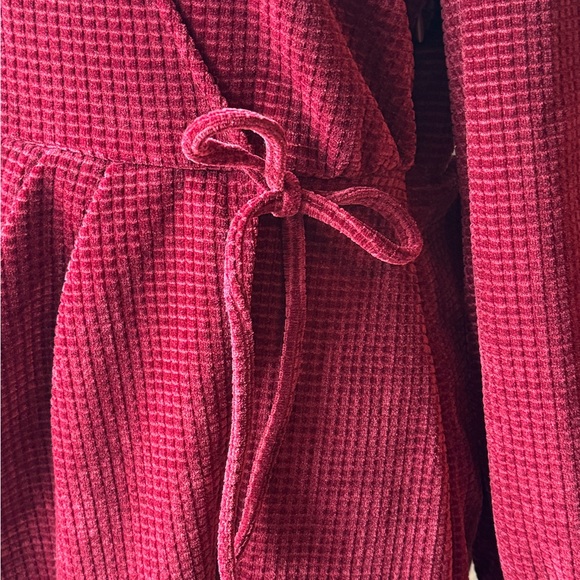 Simplee Apparel Red Ribbed Wrap Dress with Bishop Sleeves nwt - Picture 8 of 9